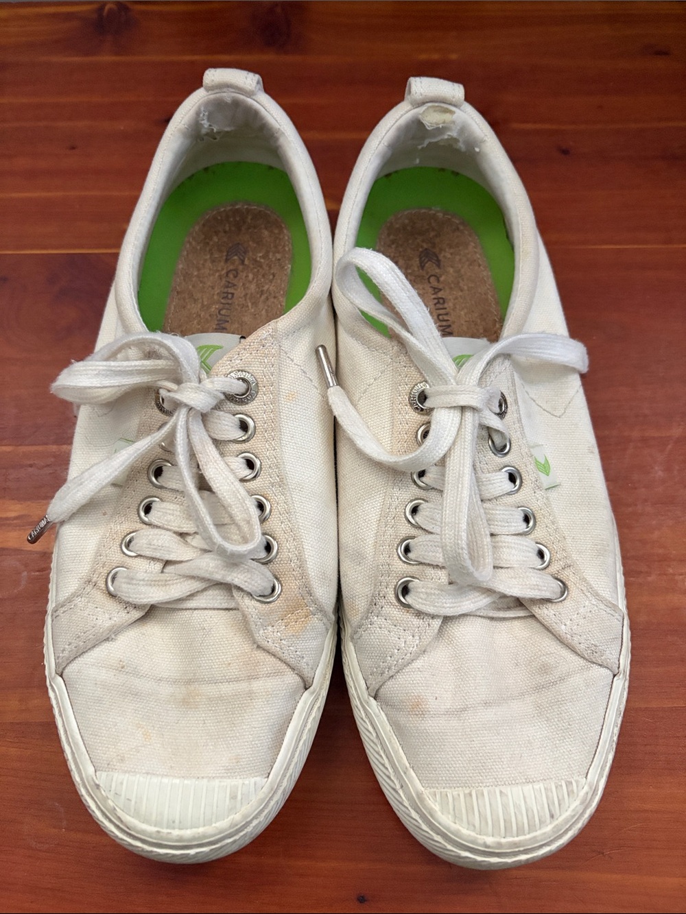 Cariuma OCA sneakers